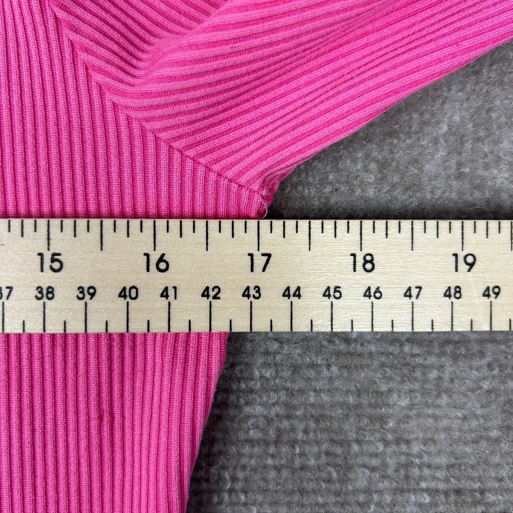 Hollister Must Have Collection Baby‎ Tee Shirt Womens Medium Pink Round Neck